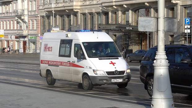 Упавший на рельсы в московском метро на "Семеновской" пассажир скончался