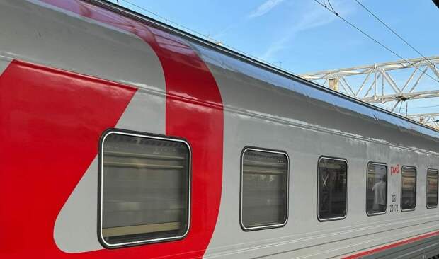 Поезда из Крыма опаздывают в Петербург из-за перекрытого Крымского моста