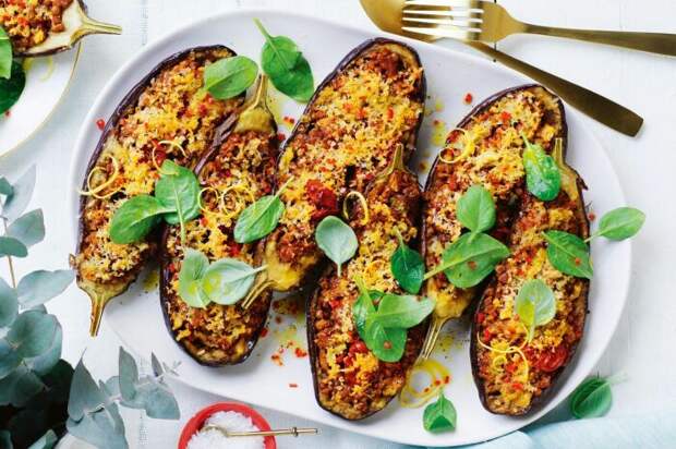 Баклажаны, фаршированные булгуром. \ Фото: img.taste.com.au.