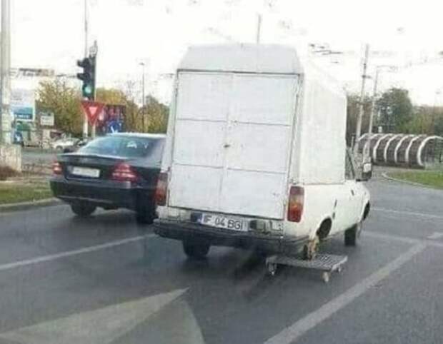 Похоже этим ребятам права выдавали не глядя Похоже этим ребятам права выдавали не глядя