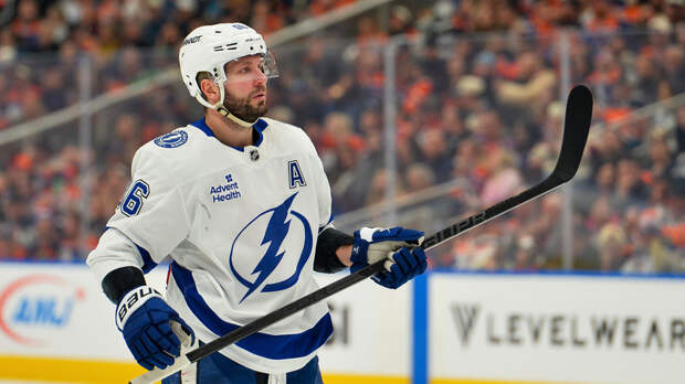 Кучерова признали лучшим игроком месяца в НХЛ