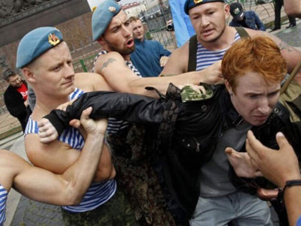 Десантники пообещали не бить содомитов в День ВДВ