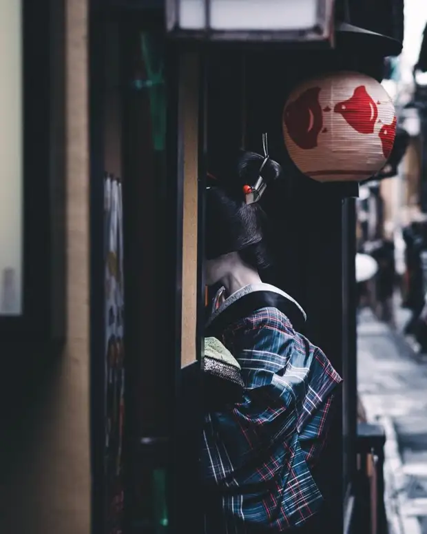 На улицах Японии...  Хиро, занимается, сцен                          Ссылка, захватывающих, съемки, Японии, улицы, исследовать, любит, фотографией, уличной, городской, основном, Шимада, Япония, Киото, Осаке, проживающий, время, настоящее
