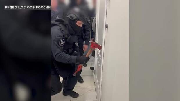 ФСБ провела более 30 обысков у организаторов площадки "бумажного НДС"