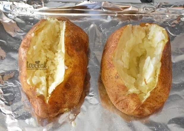 Печеный картофель с мясной начинкой