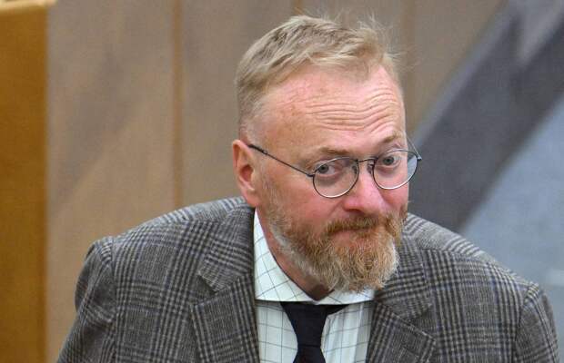 Милонов устроил новогодний рейд по борделям