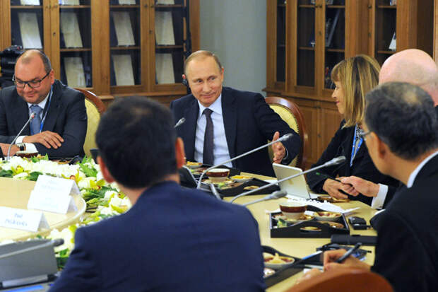 http://icdn.lenta.ru/images/2015/06/21/13/20150621135731225/detail_40c4c6c1de65e7c302dd0d9d2021c5c2.jpg