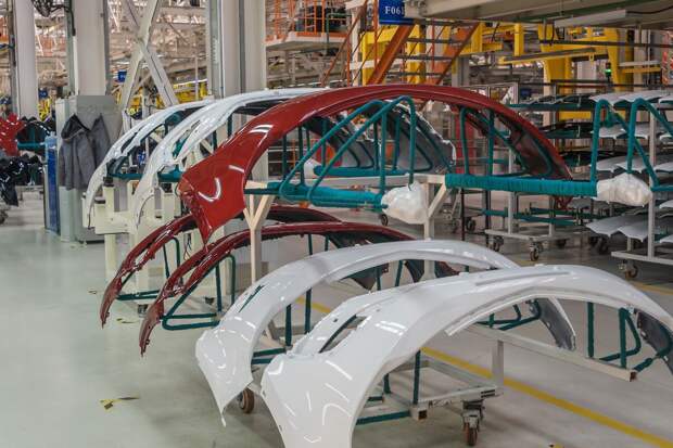 Россия может столкнуться с дефицитом автозапчастей из-за спада выпуска пластика