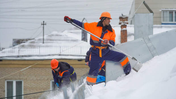 Депутат Панеш: жильцов квартир могут наказать за упавшую с кондиционера наледь