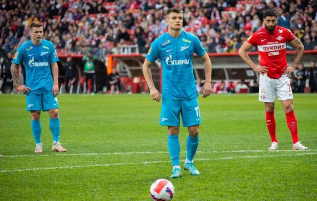 «Зенит» вышел вперед в матче со «Спартаком»