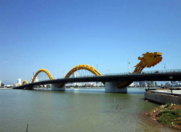 Драконов мост через реку Повесьте