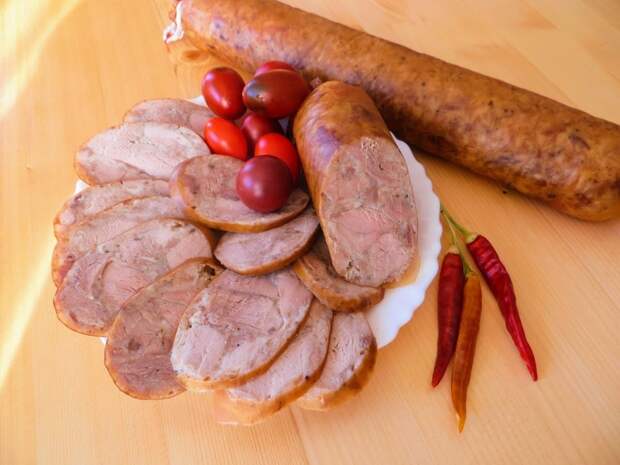 100% колбаса - никакой химии, только мясо и специи! Простой рецепт вкусной домашней колбасы Кулинария, Еда, Рецепт, Домашняя колбаса, Другая кухня, Вкусно, Приготовление, Видео, Длиннопост, Видео рецепт
