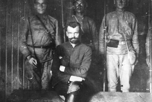 Руководитель Ярославского восстания полковник Александр Петрович Перхуров во время суда, по приговору которого его расстреляют. 1922 год