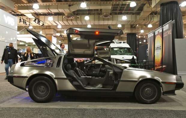 Электрический Delorean оценили в 95000$ (20 фото+видео) Электрический Delorean оценили в 95000$ (20 фото+видео)