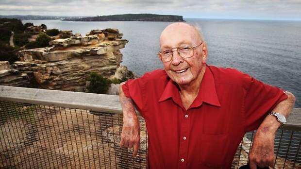 Австралиец, который спас не менее 160 человек от самоубийства Дон Ричи, спас самоубийц