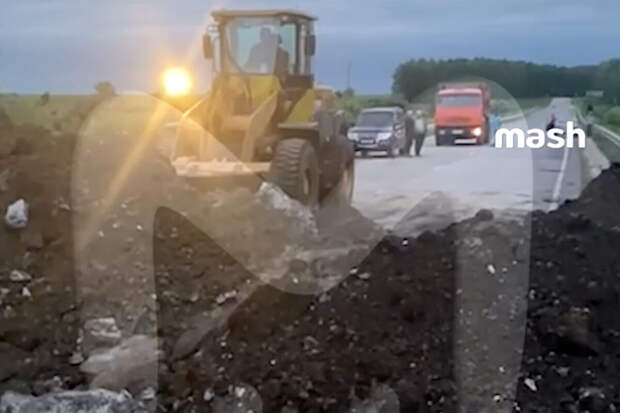 Артамонов: в Липецкой области чинят разрушенную для остановки колонны ЧВК "Вагнер" дорогу