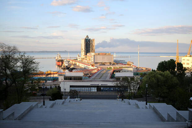 Военный эксперт Кнутов: круговая оборона Одессы — политический шаг, а не военный