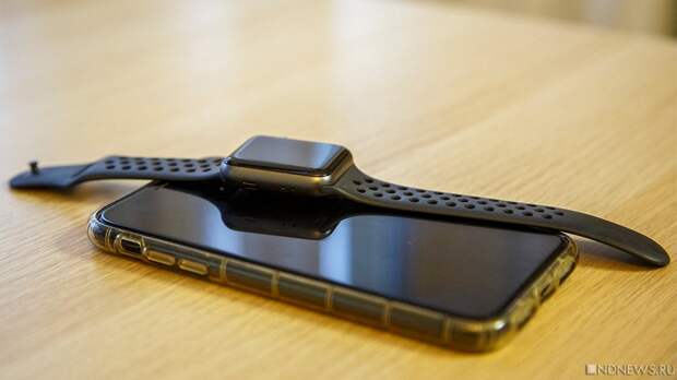 Главу администрации Дональда Трампа обвинили в нарушении протоколов безопасности Белого дома из-за смарт-браслета