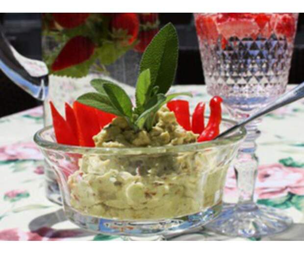 Вкусная легкая закуска из авокадо Вкусная легкая закуска из авокадо