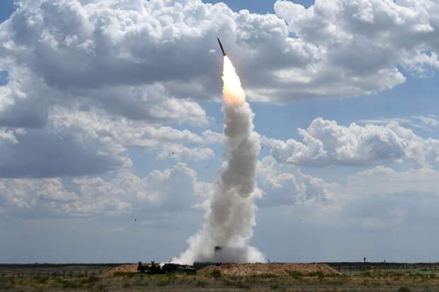 Силы ПВО уничтожили за ночь 33 украинских БПЛА, пытавшихся атаковать регионы РФ