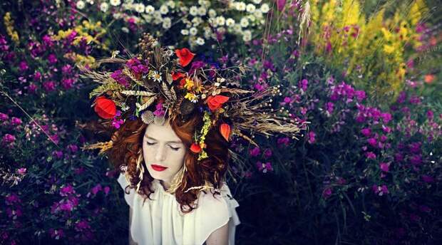 girlsinfloralwreaths01 20 восхитительных девушек с цветочными венками