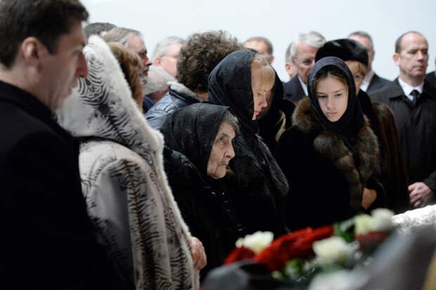 Мать Бориса Немцова Дина Яковлевна, Ирина Королева и дочь Дина