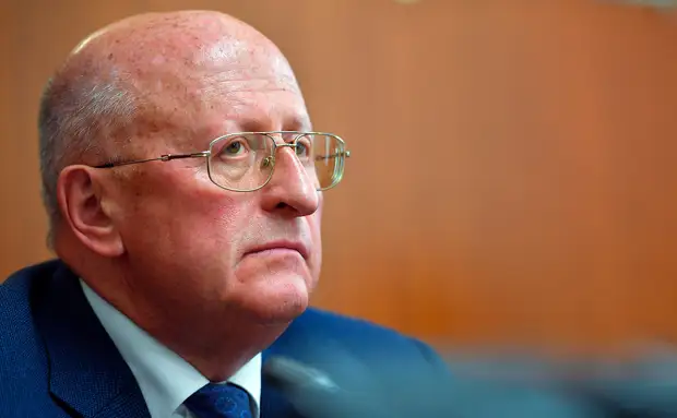 Гинцбург заявил о начале испытаний «коктейля из антител»