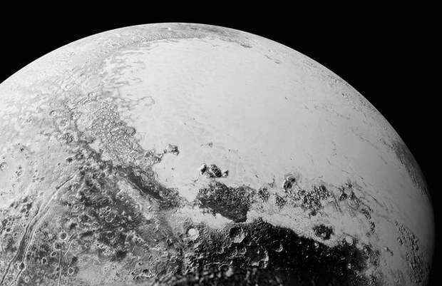 NASA опубликовало уникальные снимки Плутона, присланные зондом New Horizons