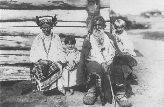 Крестьянская семья, Орел, 1904 год. Фото: Архив автора