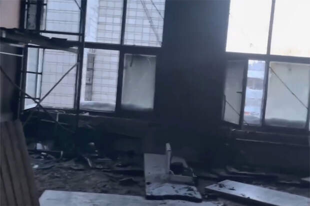 Сгоревшая аудитория после взрыва в центре подготовки МВД России попала на видео