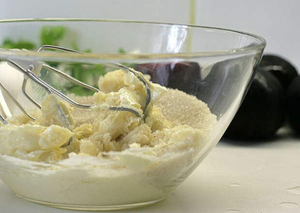 slivakeks2 Фото рецепт сливового кекса с сахарной корочкой