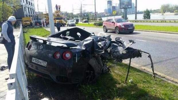 Футболист сборной России разбил свой суперкар Nissan в Краснодаре