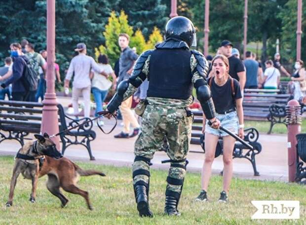 «Люди лежали живым ковром в лужах крови»