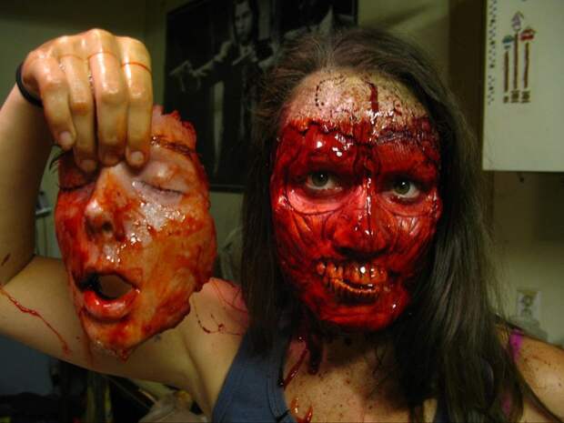Самый страшный костюм к Хеллоуину Самый страшный костюм к Хеллоуину Halloween, костюм