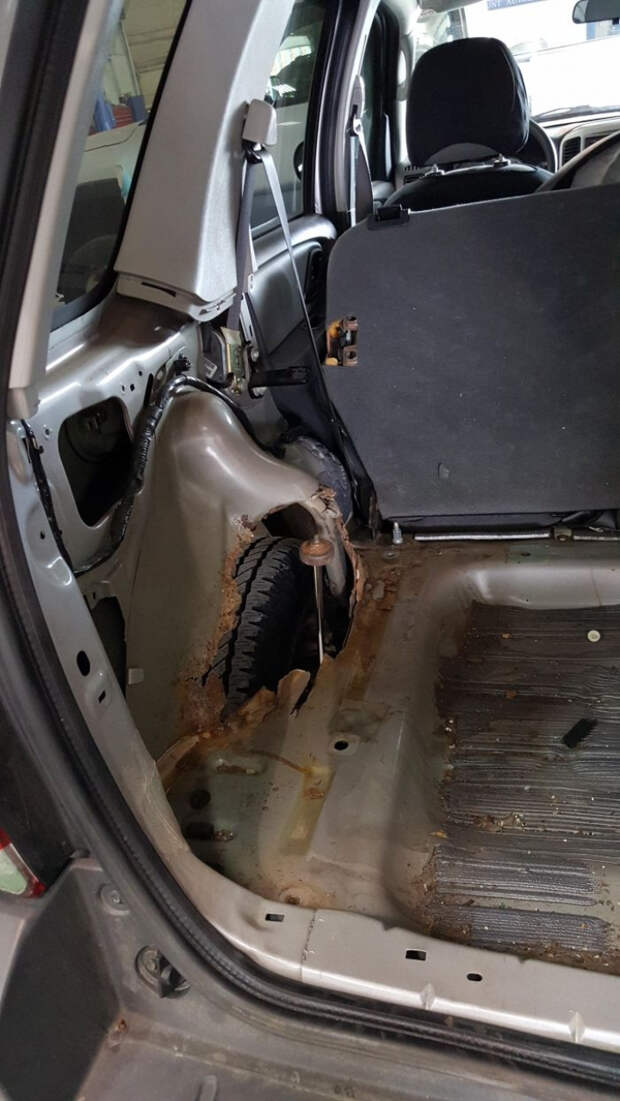 странные фотографии из автосервиса