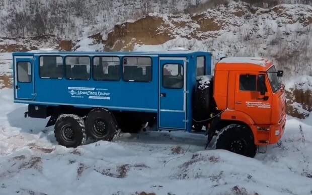 На таком автобусе — хоть к черту на рога!