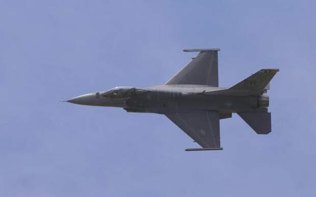 Нардеп Безуглая обвинили главу ВВС Украины в неготовности к получению F-16