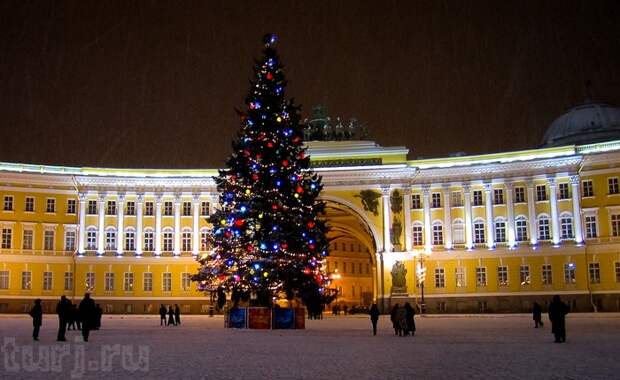 Россия, Санкт-Петербург, Дворцовая площадь, Зимний дворец, Главного штаба, Штаб гвардейских войск, Александрийская колонна, достопримечательности России