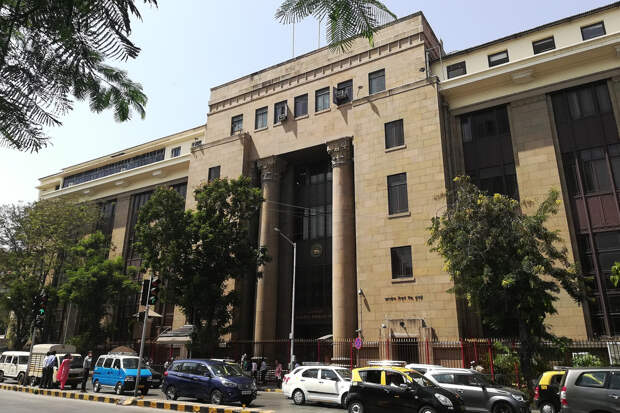 Партнер России по БРИКС решил следить за операциями в своей валюте