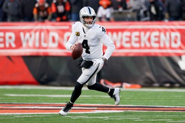derek-carr-reportedly-signs-huge-extension-las-vegas-raiders