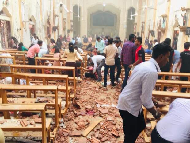 СМИ сообщили о гибели 160 человек при взрывах на Шри-Ланке