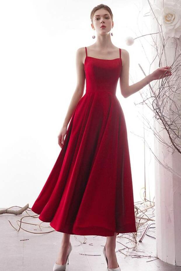 Красное платье на День святого Валентина