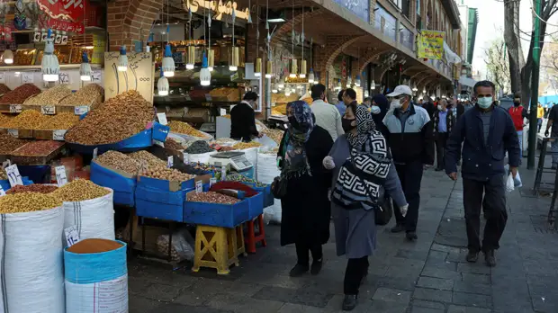 В Иране за сутки COVID-19 заразились более 1700 человек