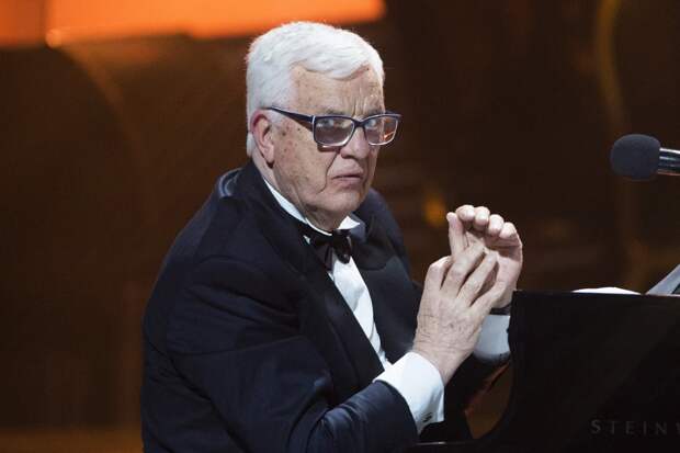 Раймонд Паулс отозвал все доверенности у представителей