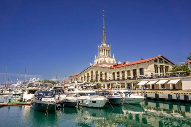 Туристов предупредили о взрывах: 14-часовые учения проходят в Сочи