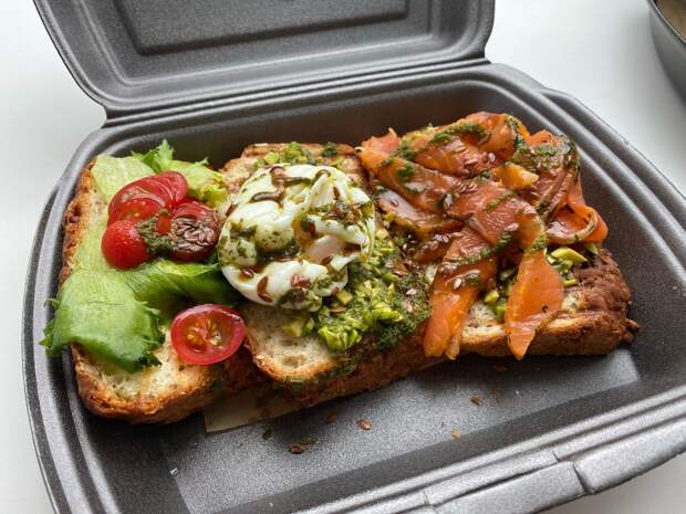 Поели за вас: хрустящее авокадо и вкуснейший сэндвич в кафе-кондитерской AP.CAKE