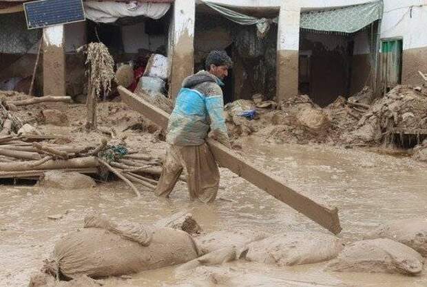 Наводнение в Афганистане унесло жизни более 300 человек