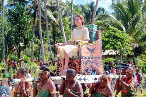 Will and Kate Visit Tuvulu 2012.jpg Will and Kate Visit Tuvulu 2012.jpg