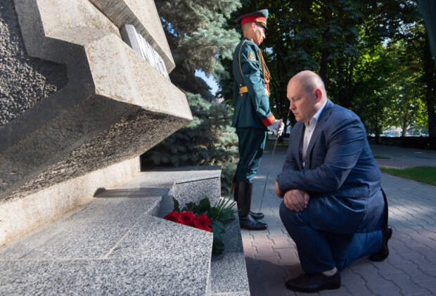 Врио губернатора Севастополя почтил память защитников города от немецко-фашистских захватчиков