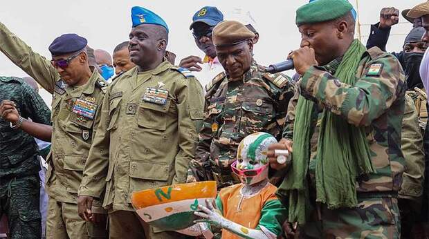 Африка: Нигер собирается воевать с Францией